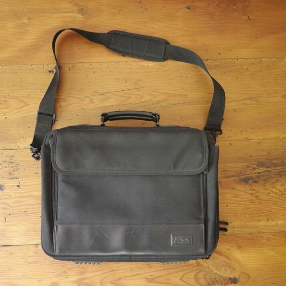 TARGUS Black Heavy Duty Laptop Bag Travel Briefcase w/ Shoulder Strap